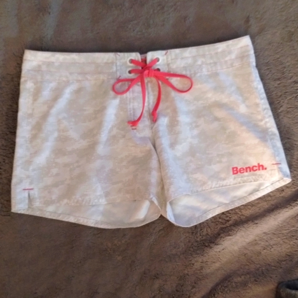 Bench board shorts